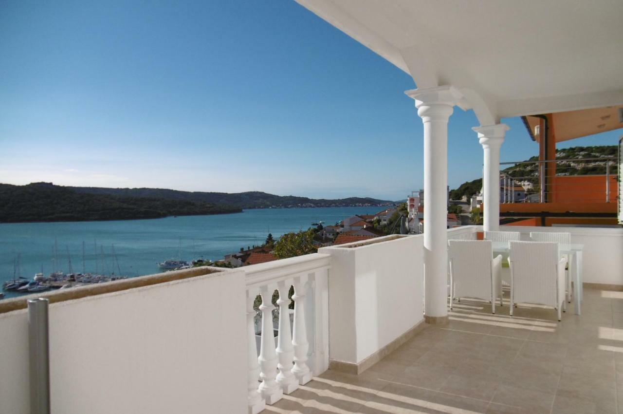 Villa Perla Tisno Exteriör bild